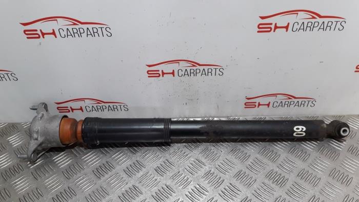 Rear shock absorber, right from a Mercedes-Benz CLA (117.3) 1.6 CLA-180 16V 2013
