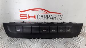 Used Seat heating switch Mercedes CLA (117.3) 1.6 CLA-180 16V Price € 70,00 Margin scheme offered by SH Carparts