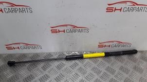 Used Bonnet gas strut, right Mercedes ML III (166) 3.0 ML-350 BlueTEC V6 24V 4-Matic Price € 20,00 Margin scheme offered by SH Carparts