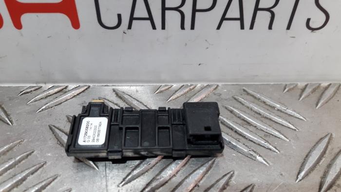 Begagnade Innetemperatursensor Mercedes CLA (117.3) 1.6 CLA-180 16V Pris € 10,00 Marginaltabell erbjuds av SH Carparts