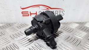 Used Water pump Mercedes E (W213) E-220d 2.0 Turbo 16V Price € 110,00 Margin scheme offered by SH Carparts