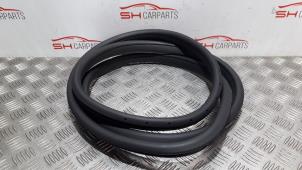 Used Rear door seal 4-door, right Mercedes B (W246,242) 1.5 B-180 CDI 16V Price € 20,00 Margin scheme offered by SH Carparts