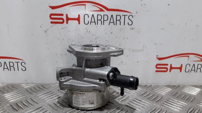 Usagé Pompe à vide (diesel) Mercedes A (W176) 1.5 A-180 CDI, A-180d 16V Prix € 30,00 Règlement à la marge proposé par SH Carparts
