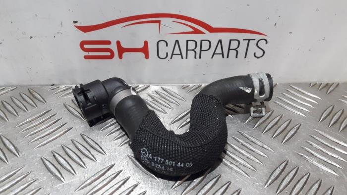 Begagnade Främre bromsslang Mercedes A (177.0) 1.5 A-160d Pris € 15,00 Marginaltabell erbjuds av SH Carparts