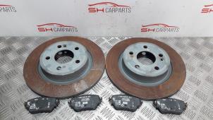Used Brake disc + block back Mercedes A (177.0) 1.3 A-200 Turbo 16V Price on request offered by SH Carparts