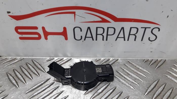 Usados Sensor de lluvia Mercedes A (177.0) 1.3 A-200 Turbo 16V Precio € 60,00 Norma de margen ofrecido por SH Carparts