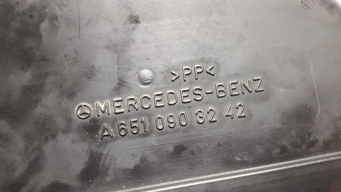 Air intake hose from a Mercedes-Benz C Estate (S205) C-220 CDI BlueTEC, C-220 d 2.2 16V 2015