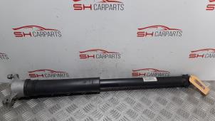 Gebrauchte Stoßdämpfer rechts hinten Mercedes A (177.0) 1.5 A-180d Preis € 60,00 Margenregelung angeboten von SH Carparts