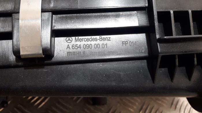 Obudowa filtra powietrza z Mercedes-Benz C (W205) C-220d 2.0 Turbo 16V 2019