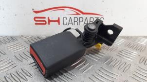 Used Rear seatbelt buckle, left Mercedes A (W176) 2.2 A-220 CDI 16V Price € 15,00 Margin scheme offered by SH Carparts