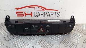 Used Switch (miscellaneous) Mercedes ML II (164/4JG) 3.0 ML-320 CDI 4-Matic V6 24V Price € 30,00 Margin scheme offered by SH Carparts
