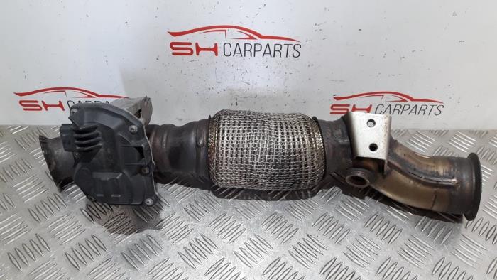Usagé Tube échappement central Mercedes C (W205) C-200 1.6 CDI BlueTEC, C-200 d 16V Prix € 200,00 Règlement à la marge proposé par SH Carparts
