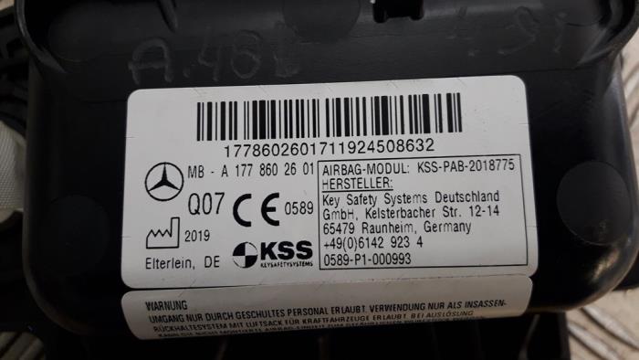 Airbag derecha (salpicadero) de un Mercedes-Benz A (177.0) 1.5 A-180d 2019