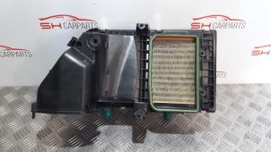 Usagé Boîtier filtre à air Mercedes E (W213) E-200d 2.0 Turbo 16V Prix € 70,00 Règlement à la marge proposé par SH Carparts