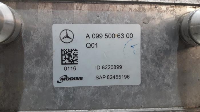 Chlodnica oleju z Mercedes-Benz E (W213) E-200d 2.0 Turbo 16V 2018