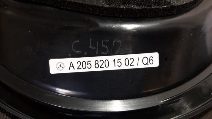 Altavoz de un Mercedes-Benz C (W205) C-200 2.0 CGI 16V 2017