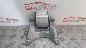 Used Gearbox mount Mercedes CLS (C219) 320 CDI 24V Price € 25,00 Margin scheme offered by SH Carparts