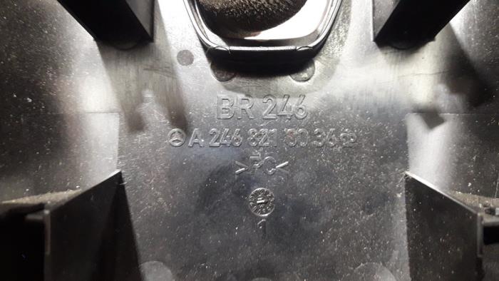 Abdeckplatte sonstige van een Mercedes-Benz B (W246,242) 1.8 B-180 CDI BlueEFFICIENCY 16V 2013