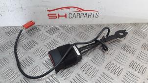 Used Front seatbelt buckle, left Mercedes B (W245,242) 2.0 B-200 16V Turbo Price € 15,00 Margin scheme offered by SH Carparts