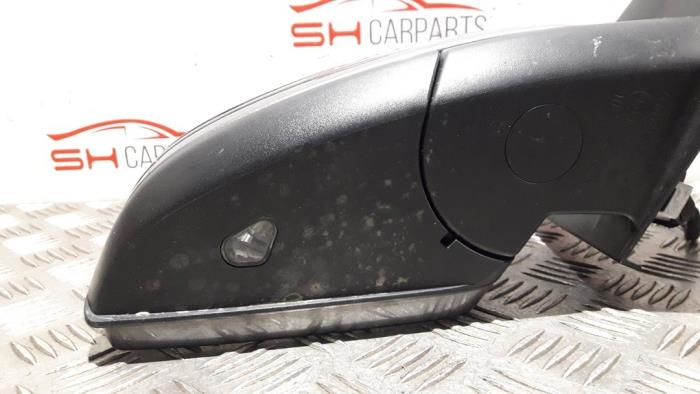 Wing mirror, right from a Mercedes-Benz B (W246,242) 1.6 B-200 BlueEFFICIENCY Turbo 16V 2015