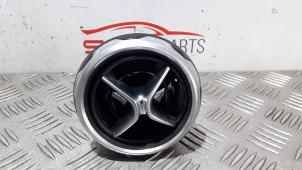Used Dashboard vent Mercedes GLA (156.9) 1.6 200 16V Price € 30,00 Margin scheme offered by SH Carparts