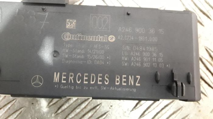 Módulo de motor de portón trasero de un Mercedes-Benz GLA (156.9) 1.6 180 16V 2019