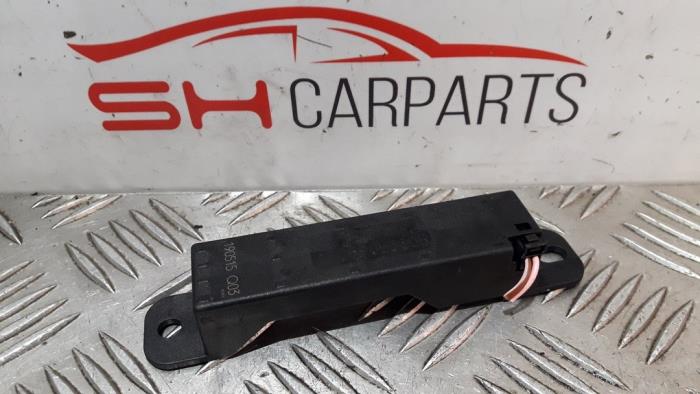 Używane Antena Mercedes GLA (156.9) 1.6 180 16V Cena € 20,00 Procedura marży oferowane przez SH Carparts