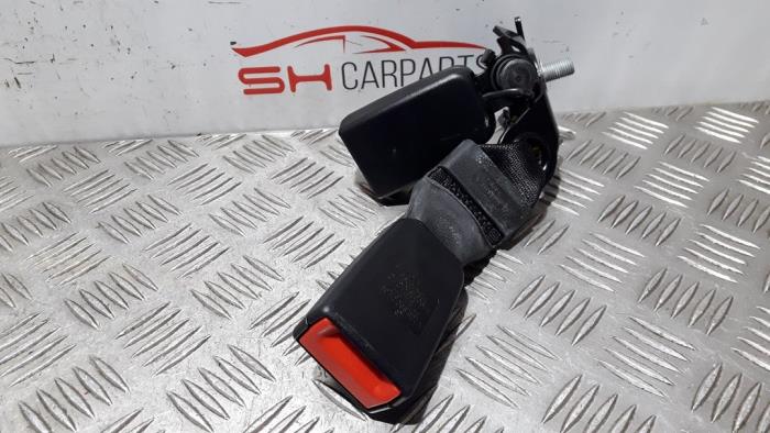 Rear seatbelt buckle, right from a Mercedes-Benz GLC Coupe (C253) 2.0 250 16V 4-Matic 2019