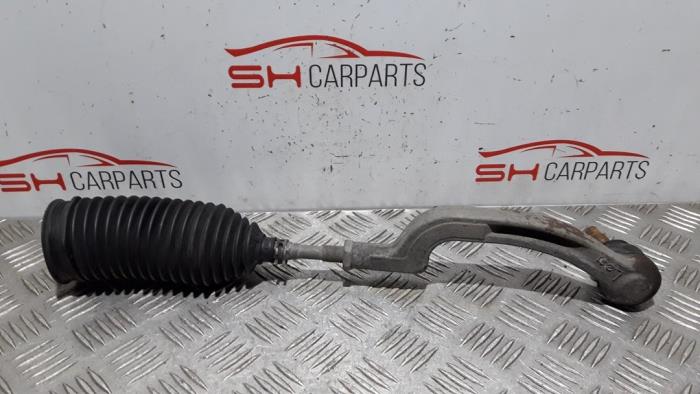 Tie rod, left from a Mercedes-Benz B (W246,242) 1.5 B-180 CDI 16V 2014