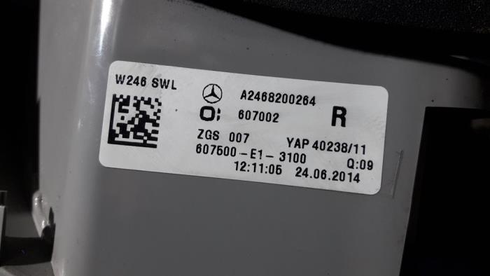 Feu arrière droit d'un Mercedes-Benz B (W246,242) 1.5 B-180 CDI 16V 2014