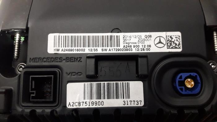 Wyswietlacz nawigacji z Mercedes-Benz A (W176) 2.2 A-220 CDI 16V 2015