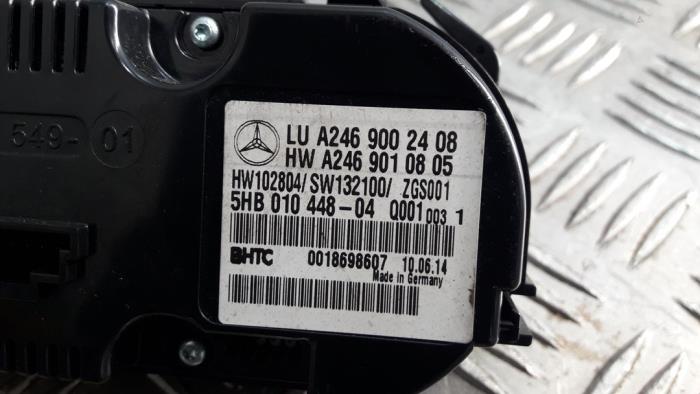 Panneau de commandes chauffage d'un Mercedes CLA 2014
