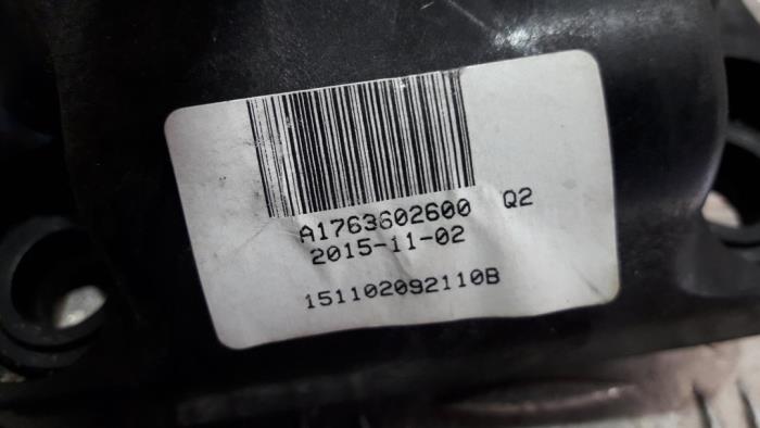 Mecanismo de caja de cambios de un Mercedes-Benz A (W176) 1.6 A-200 16V 2015