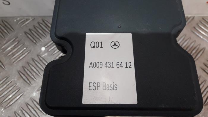 ABS pump from a Mercedes-Benz B (W246,242) 1.5 B-180 CDI 16V 2014