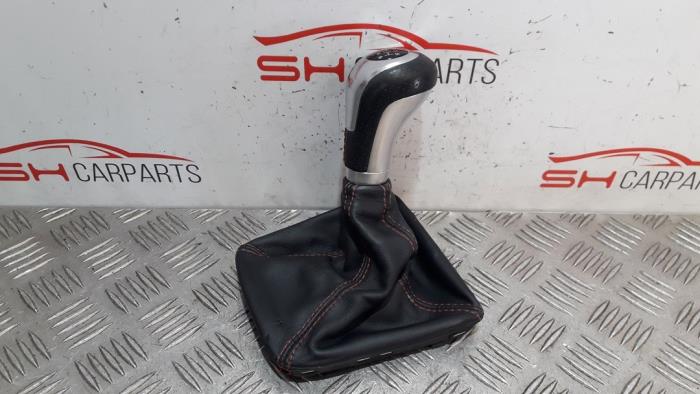 Begagnade Växelspaksskydd Mercedes A (W176) 1.5 A-180 CDI, A-180d 16V Pris € 30,00 Marginaltabell erbjuds av SH Carparts
