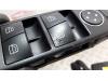 Multi-functional window switch from a Mercedes-Benz A (W176) 1.8 A-200 CDI 16V 2013