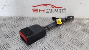 Used Front seatbelt buckle, right Mercedes B (W246,242) 1.6 B-180 BlueEFFICIENCY Turbo 16V Price € 40,00 Margin scheme offered by SH Carparts
