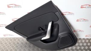 Używane Tapicerka drzwi lewych tylnych wersja 4-drzwiowa Mercedes CLA (118.3) 1.3 CLA-180 Turbo 16V Cena na żądanie oferowane przez SH Carparts