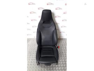 Used Seat, right Mercedes CLA (118.3) 1.3 CLA-180 Turbo 16V Price on request offered by SH Carparts