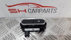 Used Seat heating switch Mercedes CLA (118.3) 1.3 CLA-180 Turbo 16V Price € 20,00 Margin scheme offered by SH Carparts