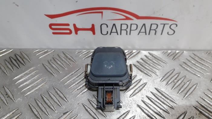 Begagnade Regnsensor Mercedes C (W205) C-220 2.2 CDI BlueTEC, C-220 d 16V Pris € 25,00 Marginaltabell erbjuds av SH Carparts