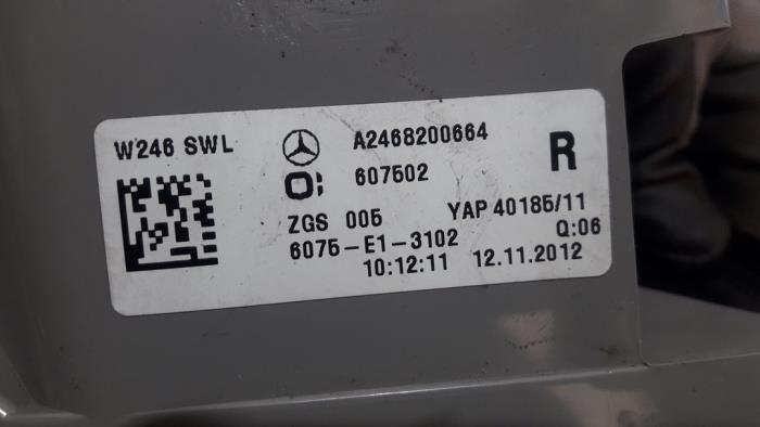 Feu arrière droit d'un Mercedes-Benz B (W246,242) 1.8 B-180 CDI BlueEFFICIENCY 16V 2013