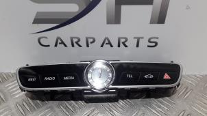 Used Clock Mercedes E (W213) E-220d 2.0 Turbo 16V Price € 90,00 Margin scheme offered by SH Carparts