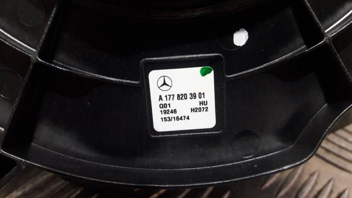 Speaker from a Mercedes-AMG CLA AMG (118.3) 2.0 CLA-45 S AMG Turbo 16V 4-Matic+ 2020