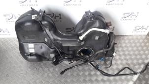 Używane Zbiornik Mercedes CLA AMG (118.3) 2.0 CLA-45 S AMG Turbo 16V 4-Matic+ Cena € 240,00 Procedura marży oferowane przez SH Carparts