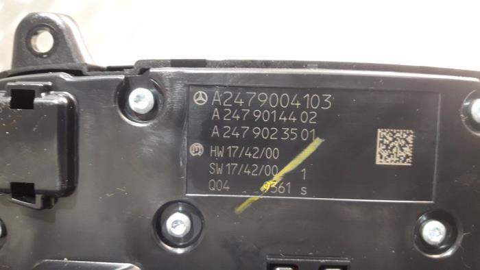 Interruptor (varios) de un Mercedes-AMG CLA AMG (118.3) 2.0 CLA-45 S AMG Turbo 16V 4-Matic+ 2020