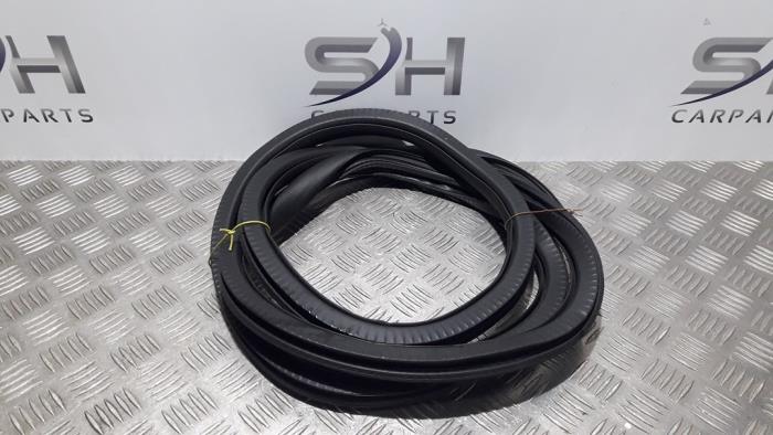 Rear door seal 4-door, right from a Mercedes-AMG CLA AMG (118.3) 2.0 CLA-45 S AMG Turbo 16V 4-Matic+ 2020