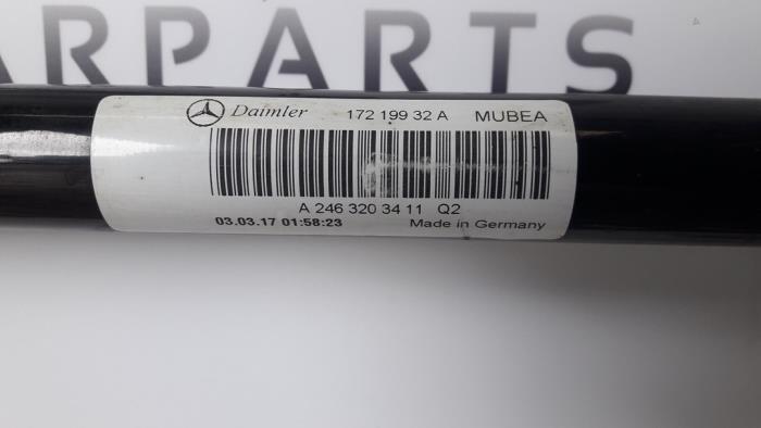 Barre stabilisatrice avant d'un Mercedes-Benz CLA Shooting Brake (117.9) 2.2 CLA-200 CDI 16V 2017
