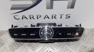 Used Clock Mercedes E (W213) E-200d 2.0 Turbo 16V Price € 90,00 Margin scheme offered by SH Carparts