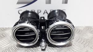 Used Dashboard vent Mercedes E (W213) E-200d 2.0 Turbo 16V Price € 35,00 Margin scheme offered by SH Carparts